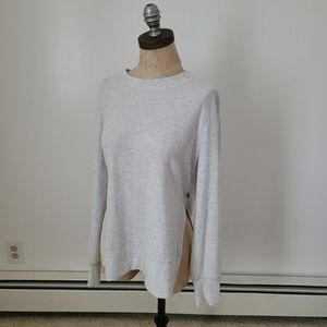 Thrive Societe Loungewear Athleisure Light Gray Long Sleeve Top Side Slits Gym